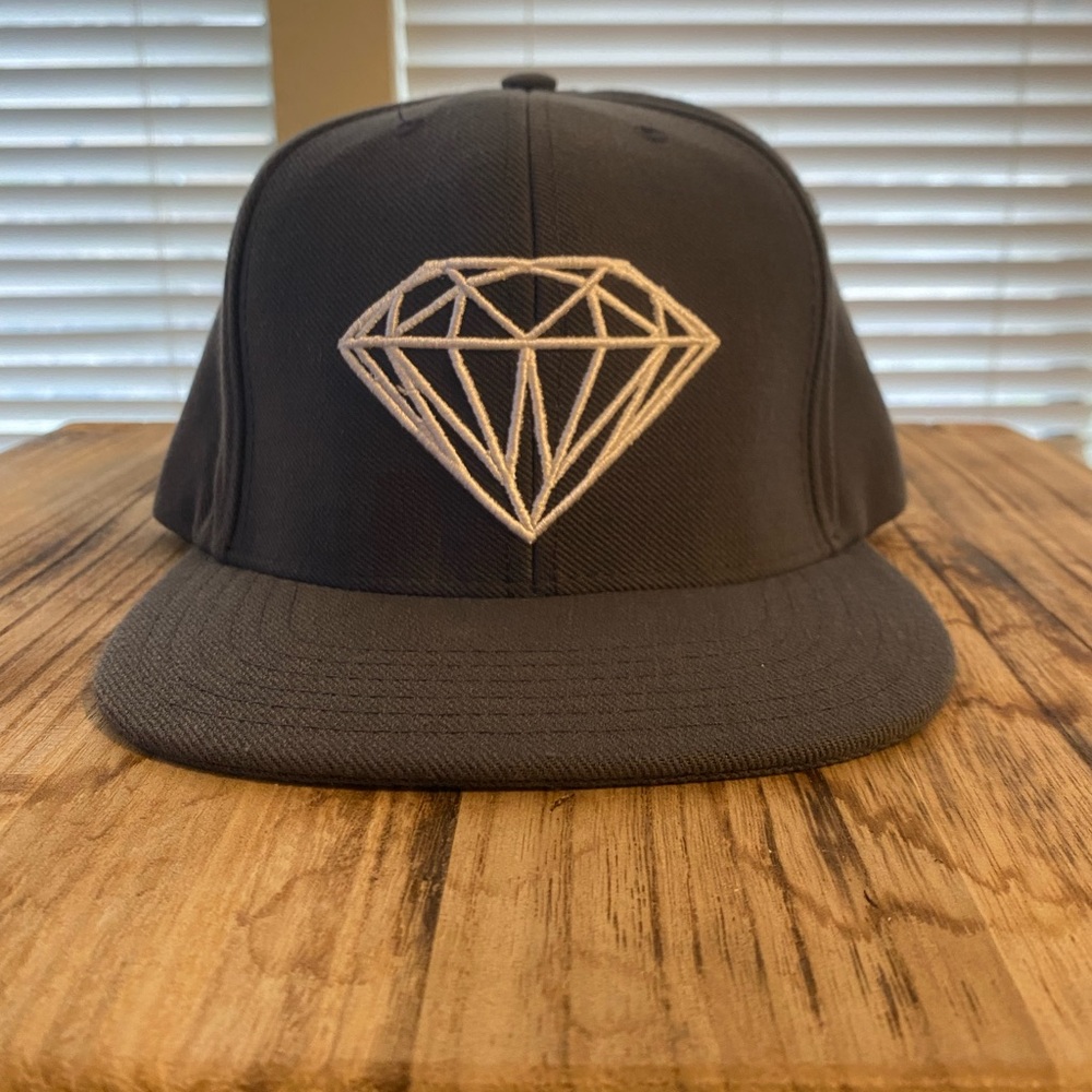 NWOT Diamond leather strap back hat